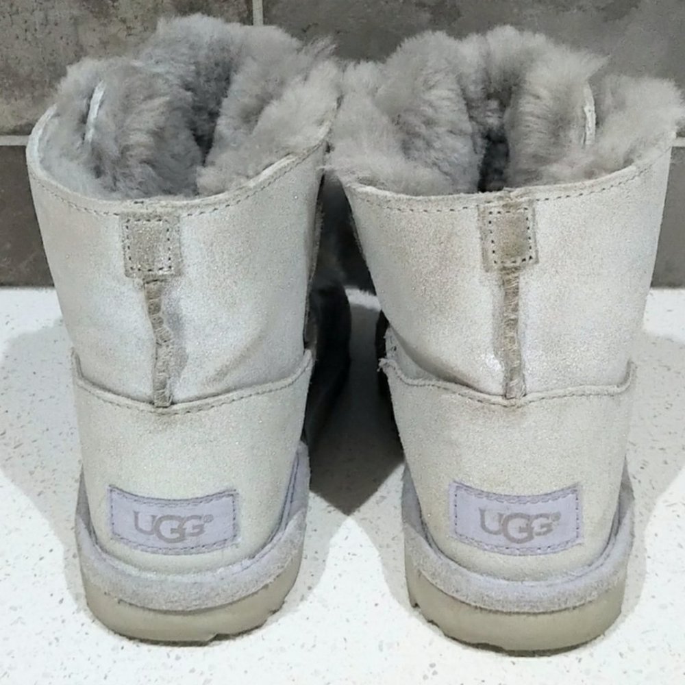 UGG K Gita Metallic Pull-On Boot - Silver - Picture 7 of 9